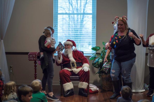 2023_Kids.XMas.Party_Final.053